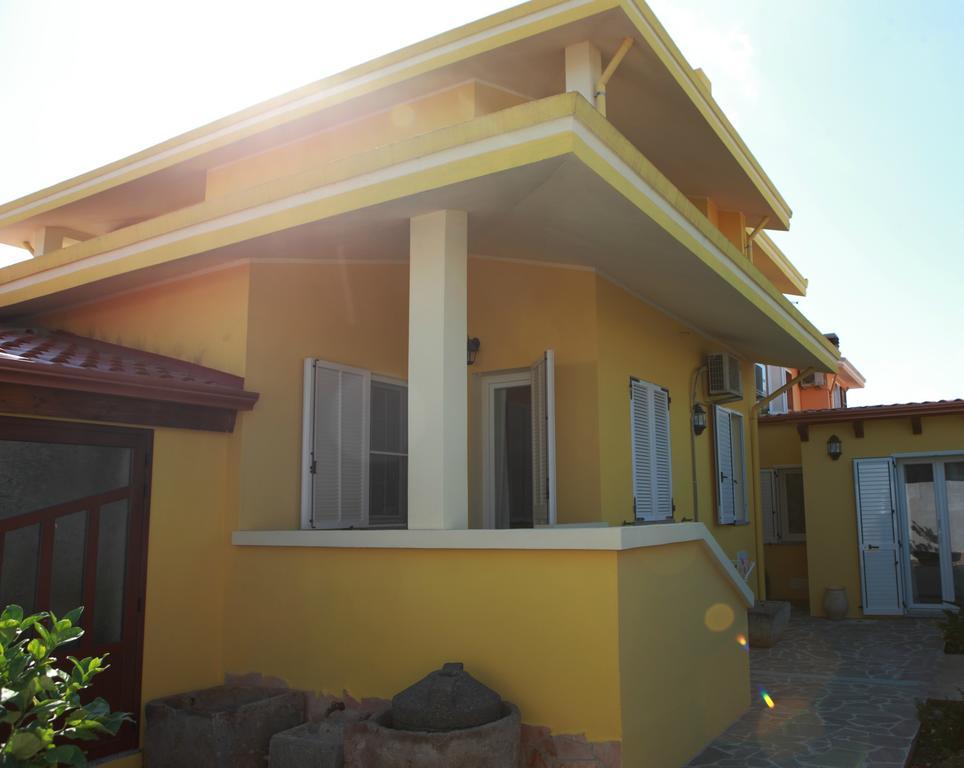 B&B Terre Del Sinis Càbras Exteriör bild