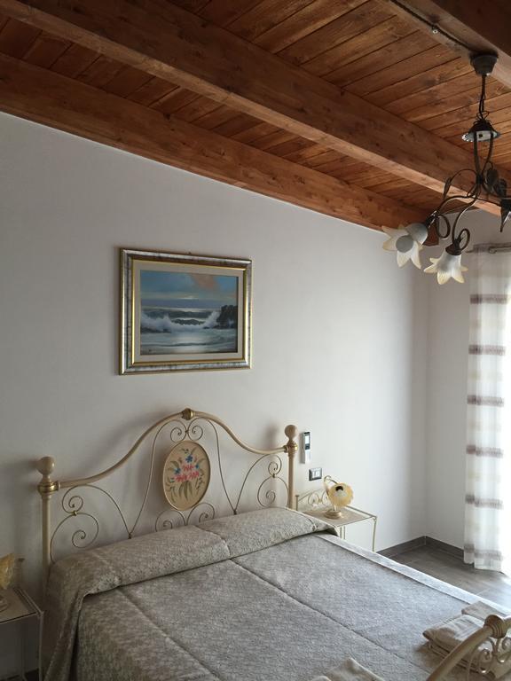B&B Terre Del Sinis Càbras Exteriör bild